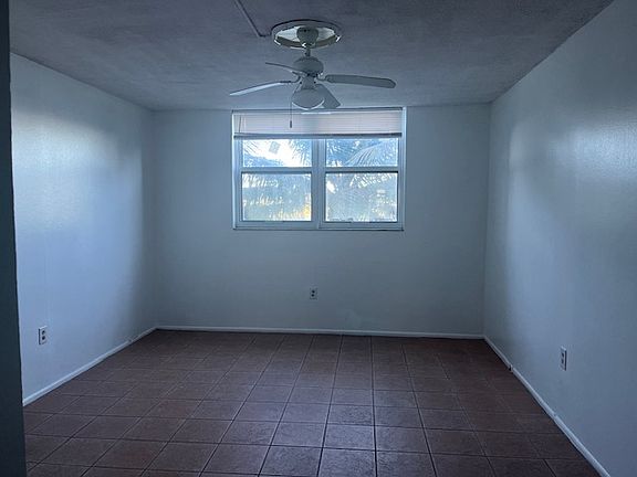 4th image of 1591 NE Miami Gardens Dr