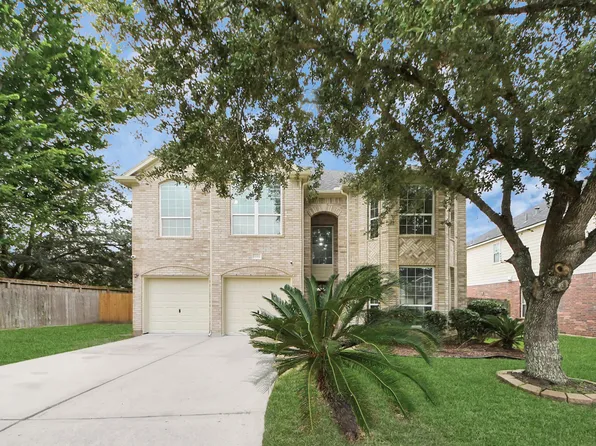 9002 Sundown Dr, Pearland, TX 77584