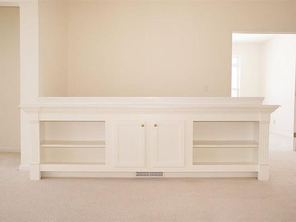 5th image of 4598 Long Dr