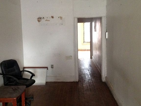 3rd image of 475 Hicks St