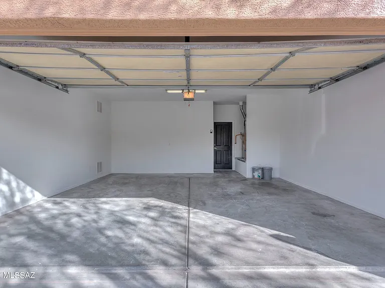 8348 N Wind Swept Ln — Photo 23