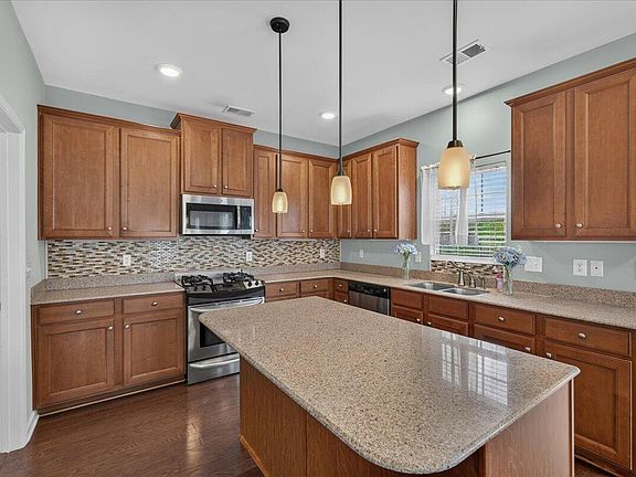 3rd image of 6012 Snead Ln