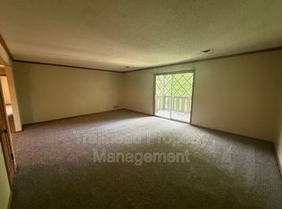744 S Cedar St APT 203, Ottawa, KS 66067