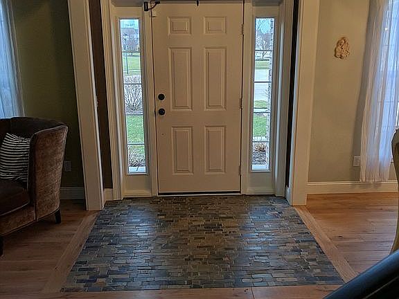2nd image of 35995 Ithaca Dr