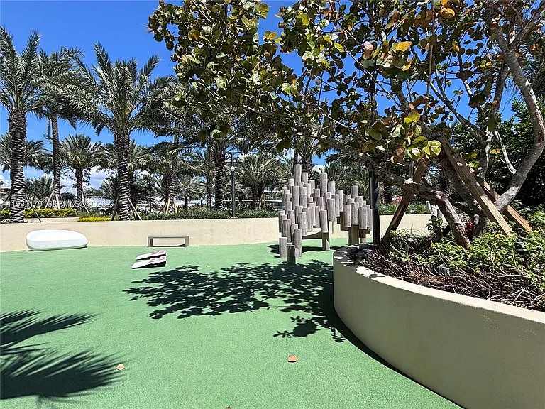 400 S Pointe Dr #408 — Photo 41