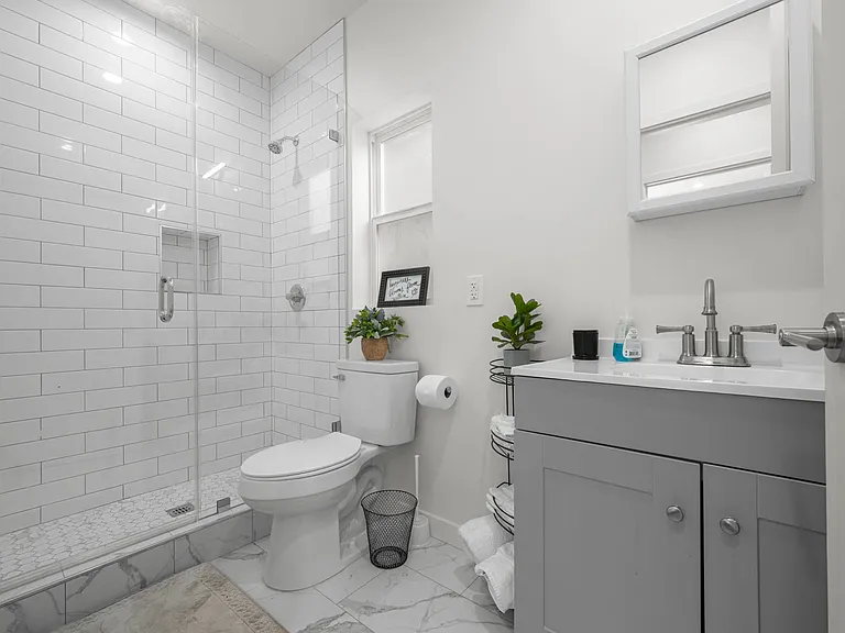 1535 S Ogden Dr — Photo 14