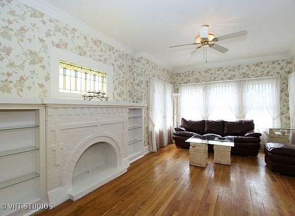 2nd image of 130 S Lombard Ave