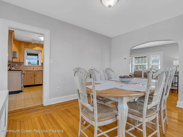 102 Dixon Ave — Photo 13