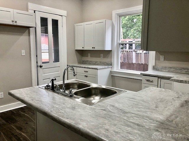 1st image of 32 Oxford Ave #34