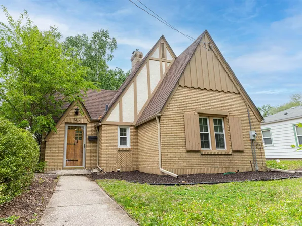 2212 9th Ave, Rockford, IL 61104