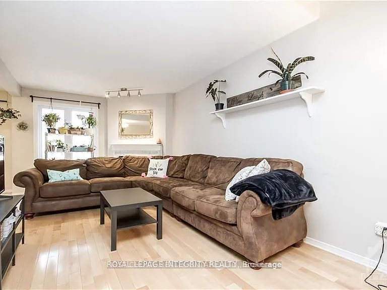 15 Peterson Pl — Photo 5