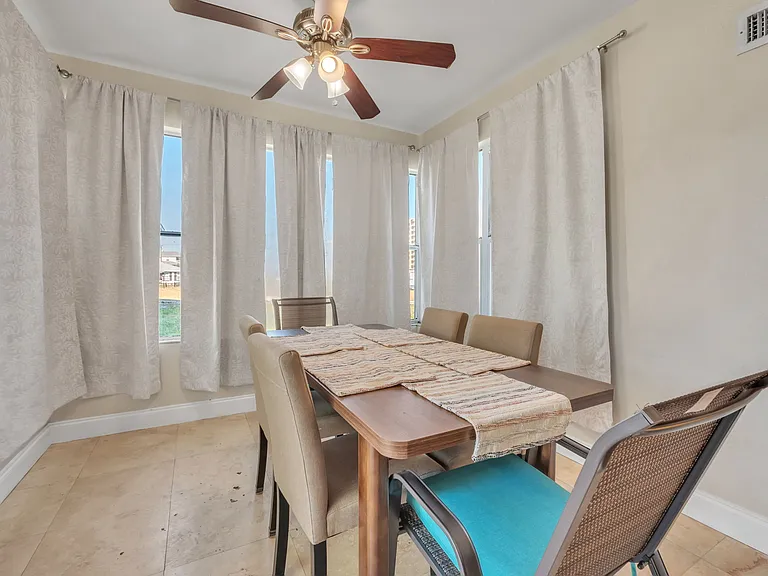 135 Park Ave — Photo 17