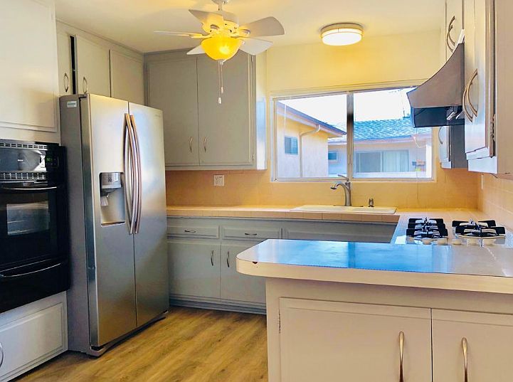 1st image of 1444 S Canfield Ave #8