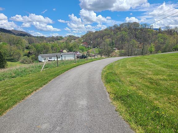 5th image of 102 Hill Top Ave