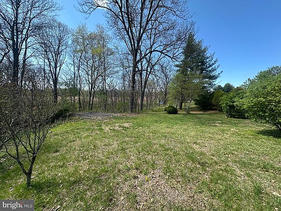 2nd image of 1037 Indian Dr