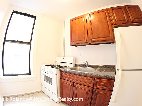 4th image of 1250 Morris Ave #2B-1