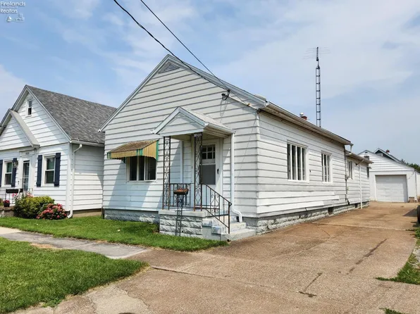 1202 Carr St, Sandusky, OH 44870