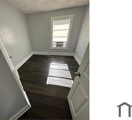 2115 Woodside St — Photo 17