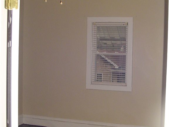 4th image of 418 Wyoming St #B