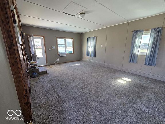 4th image of 3015 S Main St