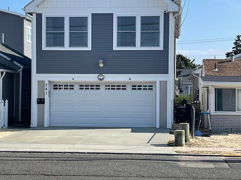 241 Hiering Ave — Photo 22