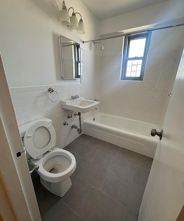 1st image of 4300 Hutchinson River Pkwy E #23C