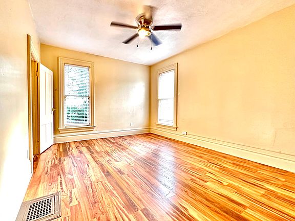 4th image of 325 E Chicago St Floor 2