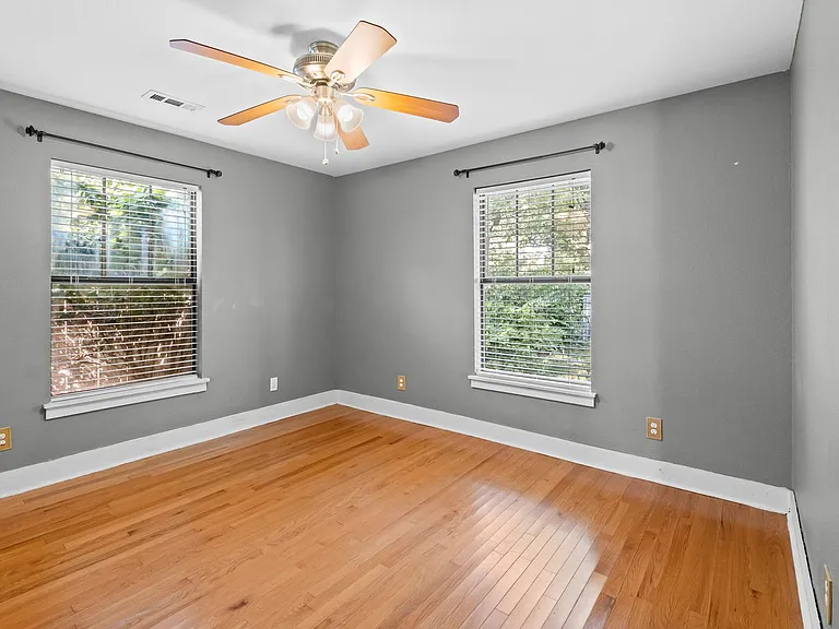 1022 W Holly St — Photo 20