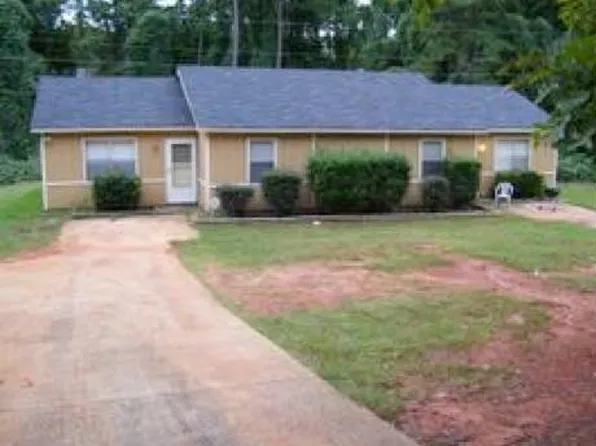 1304 Crystal Lake Rd, College Park, GA 30349