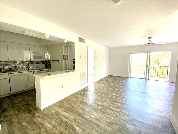 4th image of 2600 NE 135th St #3D-A