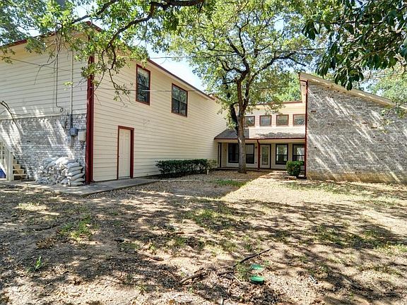 4th image of 1746 Shumaker Ln
