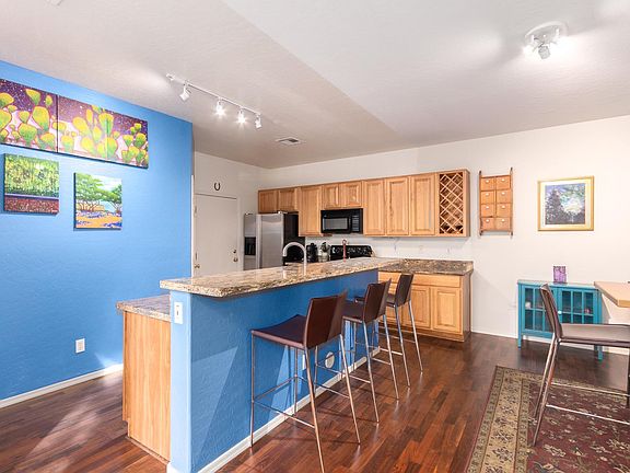 5th image of 2027 E UNIVERSITY Drive #110
