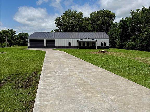 3rd image of 805 Kershaw Dr