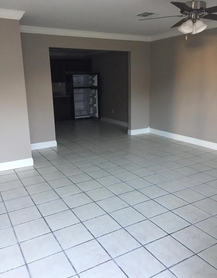 302 Veterans Avenue — Photo 2