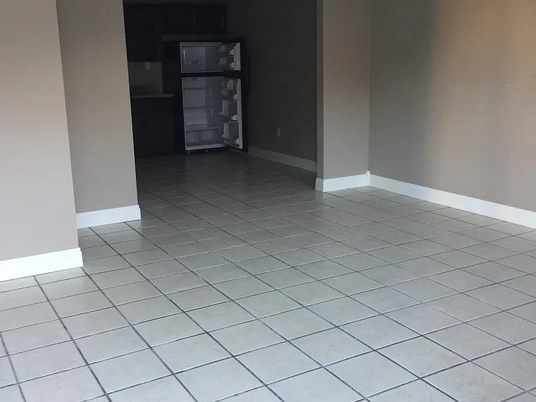 302 Veterans Ave #2 — Photo 2
