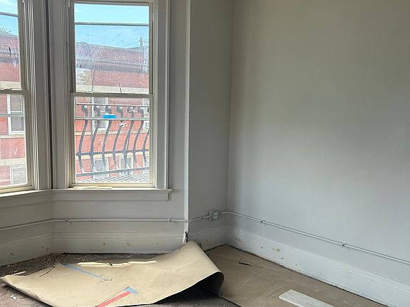 2nd image of 2200 Auburn Ave #7