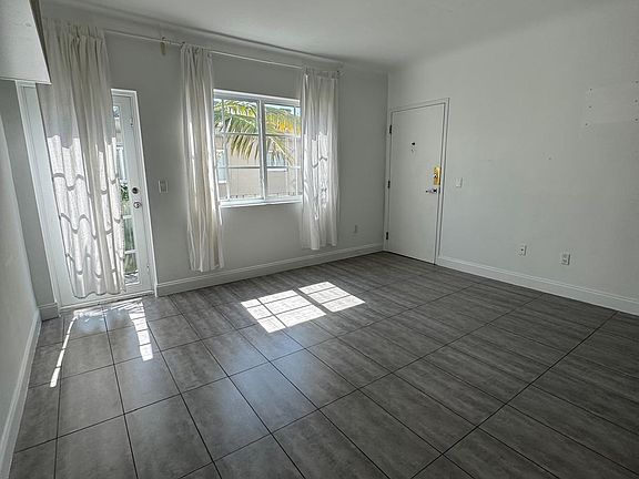 3rd image of 1508 Meridian Ave #9