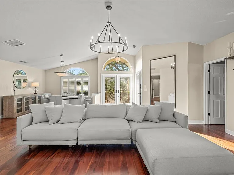 10285 Barry Dr — Photo 9