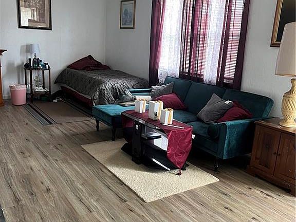4th image of 608 Bowman Ave