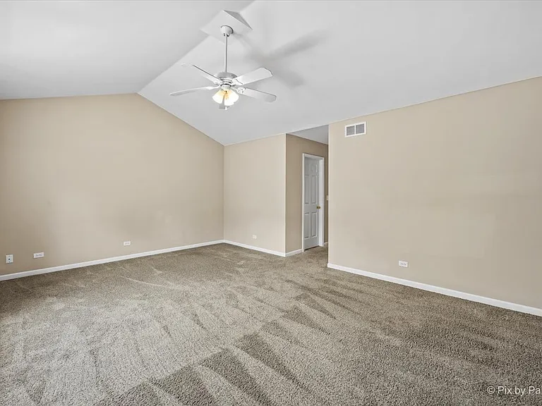 1058 E Danbury Dr — Photo 21