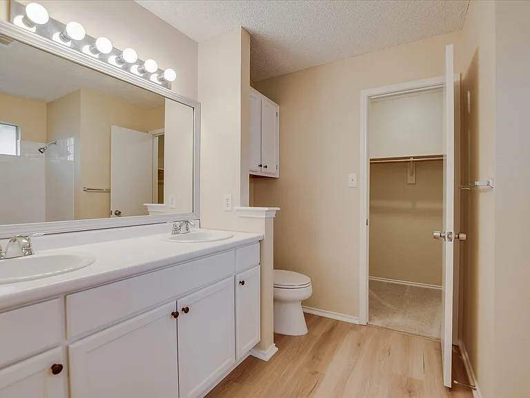 13819 Lothian Dr — Photo 12
