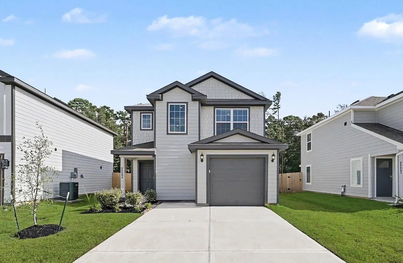 4 bed, 2.5 bath, 1936 sqft, $2,000 — Photo 1