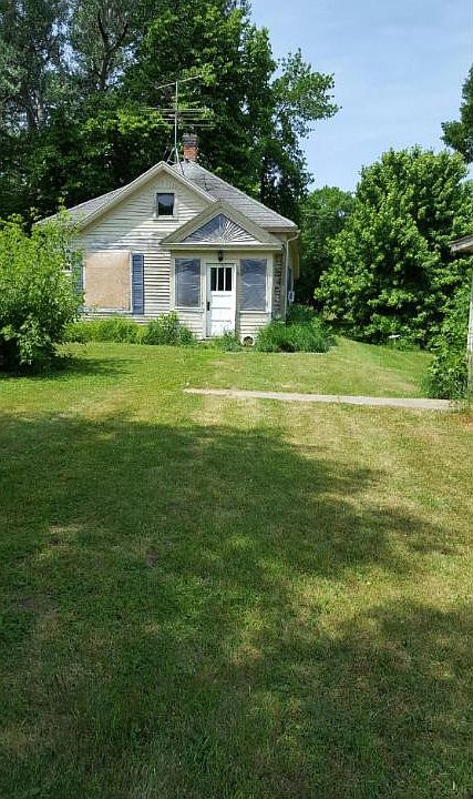 1st image of 403 2nd Ave N