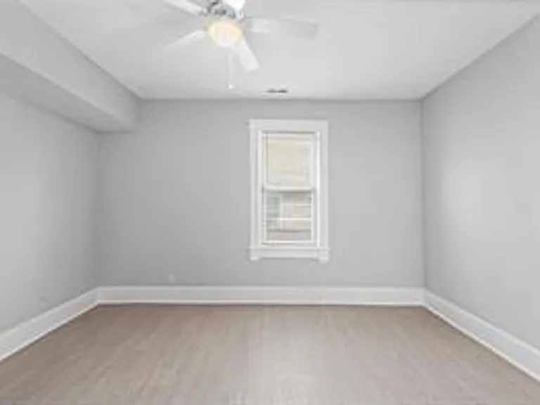 653 29th St #B — Photo 3