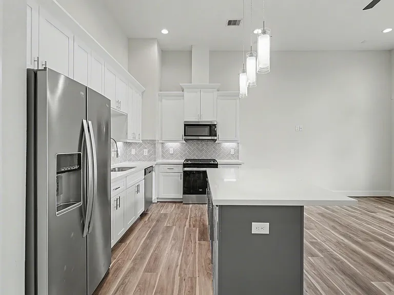 2504 W Tidwell Rd #B — Photo 12