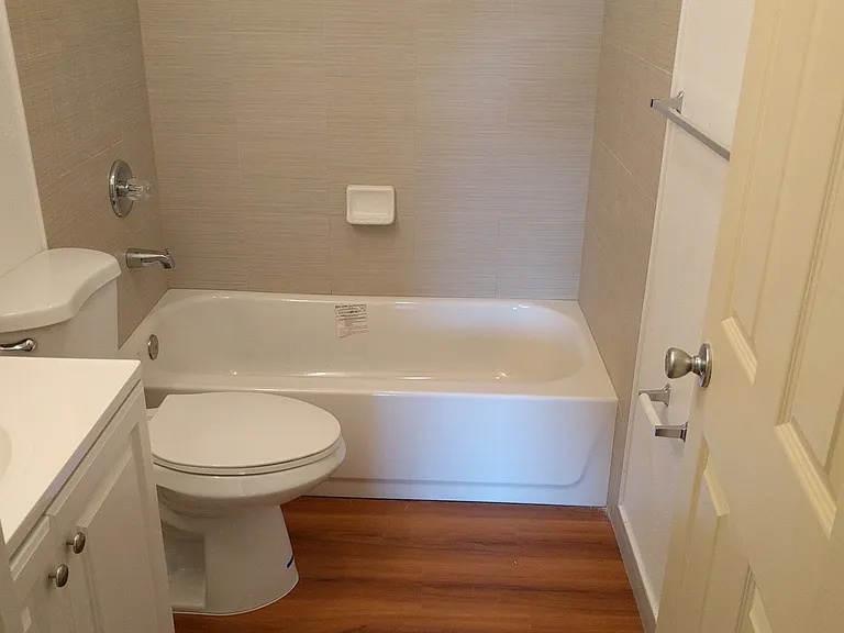 300 N Irving Rd #B5 — Photo 6