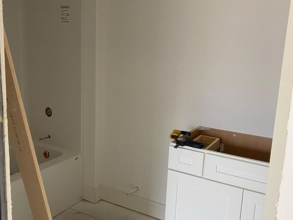 5th image of 4722 Wind Dr #11