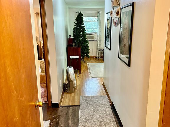 2nd image of 1531 Wehrle Dr APT 4