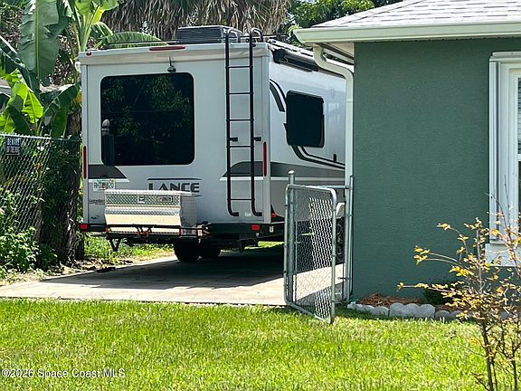 4th image of 5555 Fay Blvd
