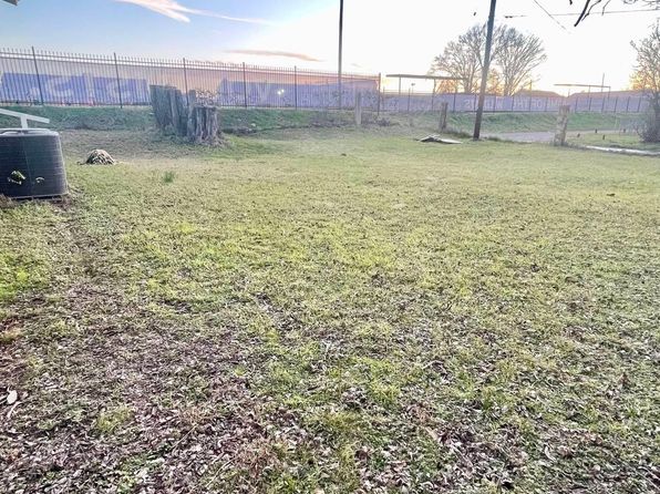 909 Wilson St, Marshall, TX 75670